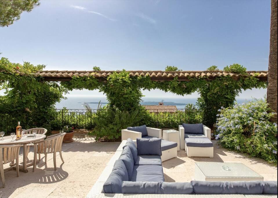 Le Castel Rose Super Cannes, Face Aux Iles De Lerins 瓦洛里 外观 照片